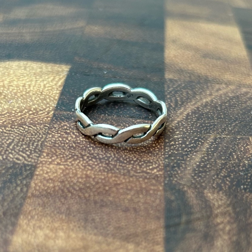 James Avery retired sterling silver twisted knot ring